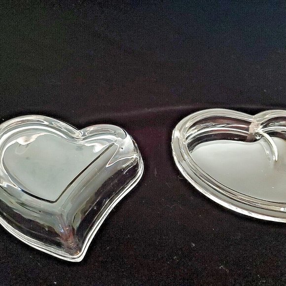 Clear Glass Contemporary Elegant Heart Shaped Trinket Box Container with lid - Picture 5 of 5
